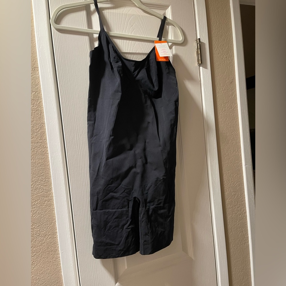 Spanx Full Body Mid Thigh Shapewear, never worn